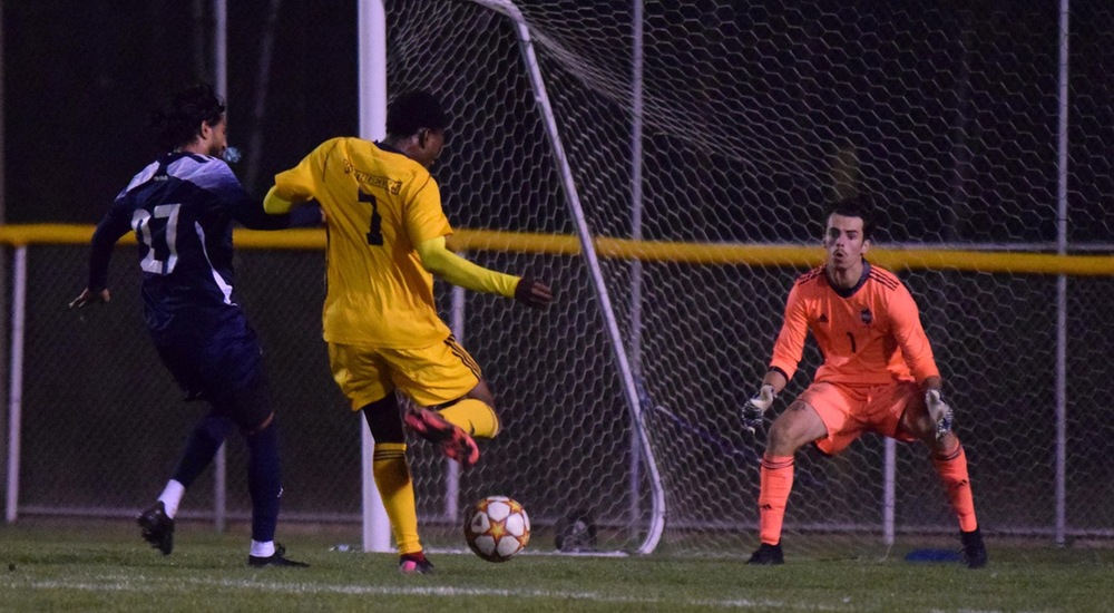 MSOC | Voyageurs Earn Point in Card-Filled Affair