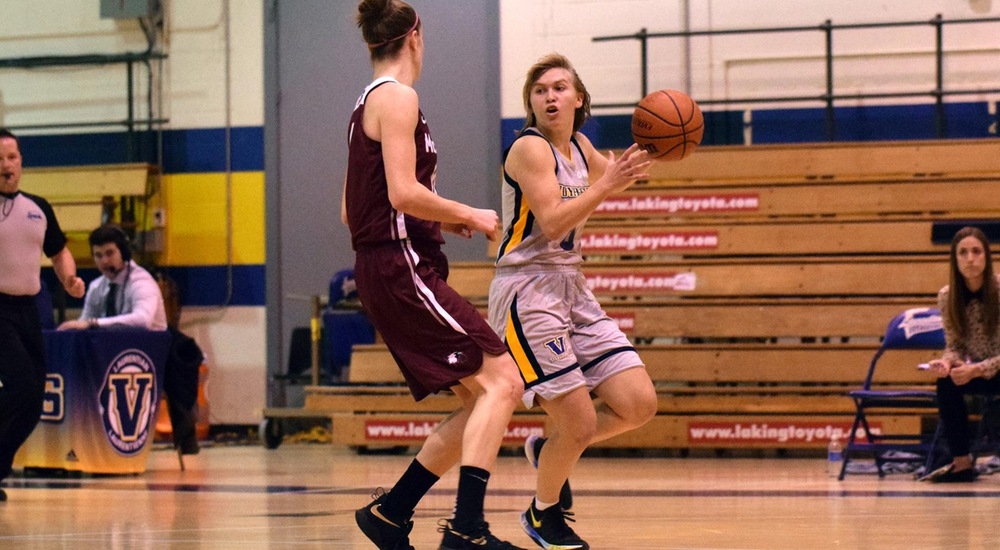 WBB | Voyageurs Fall to Tenth-Ranked Gaels