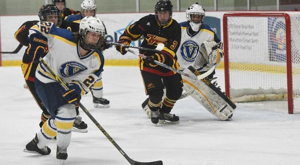 WHKY | Lakers Cruise Past Voyageurs