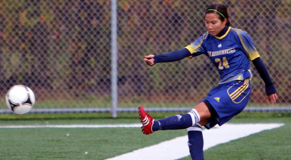 WSOC | Voyageurs Fall to Gaels, Prepare for Playoffs