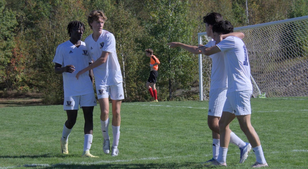 Voyageurs celebrate goal - Mark Wilson