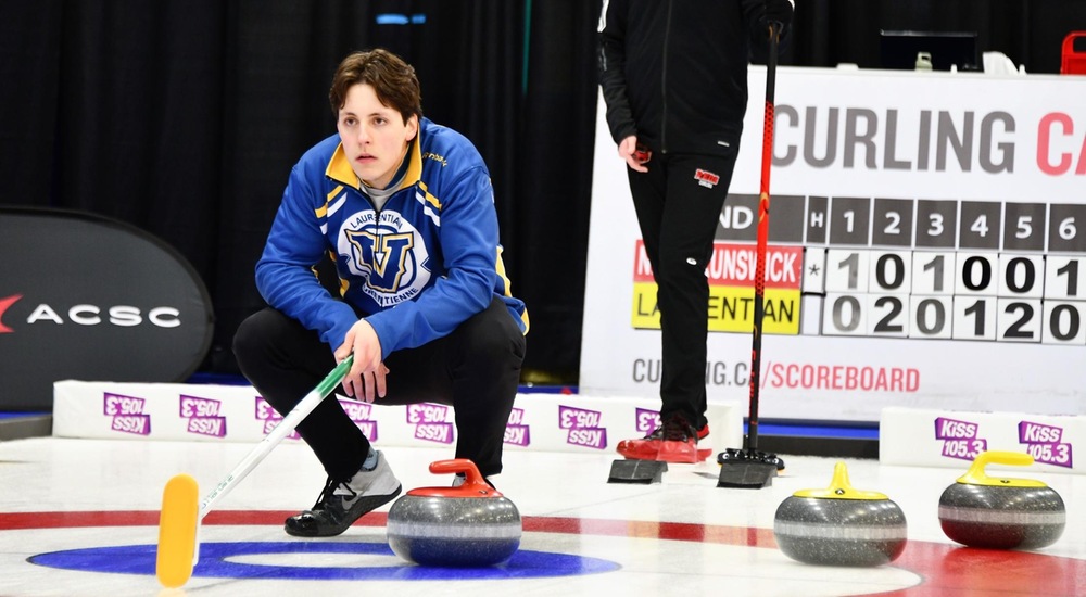 Horgan calling a shot against UNB - Curling Canada/Duncan Bell